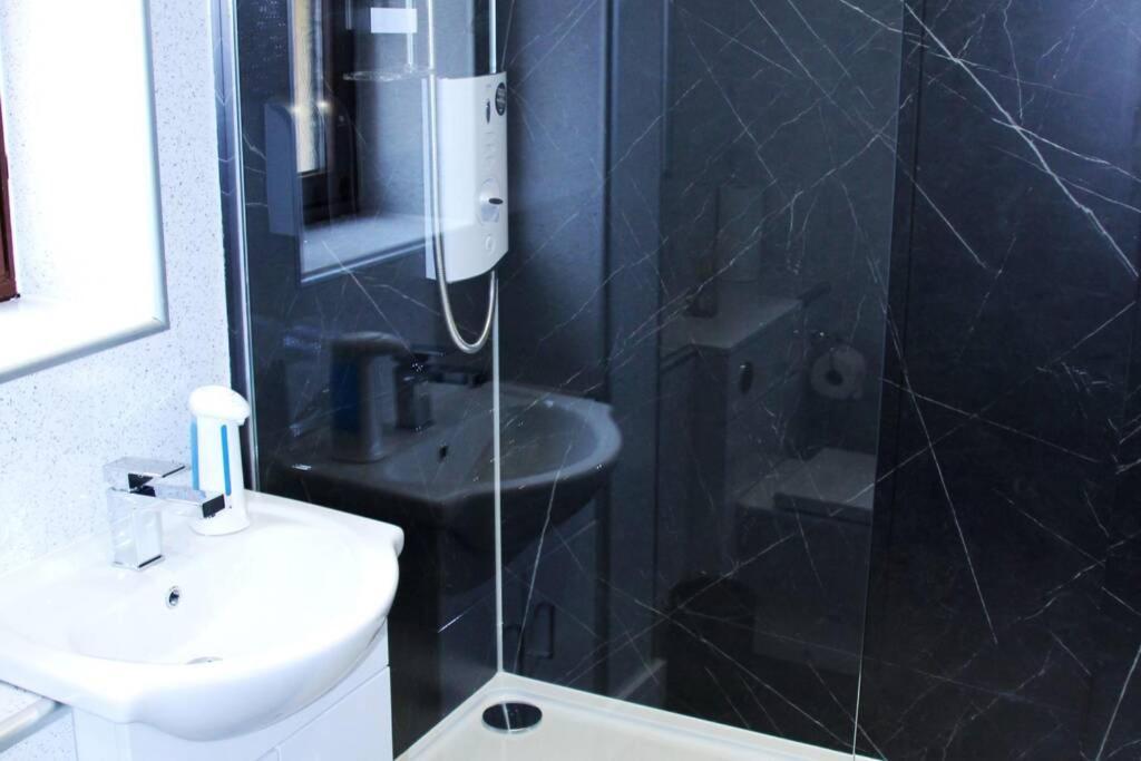 Premium Ground Floor Apartment, Near Fort William Town Centre Εξωτερικό φωτογραφία